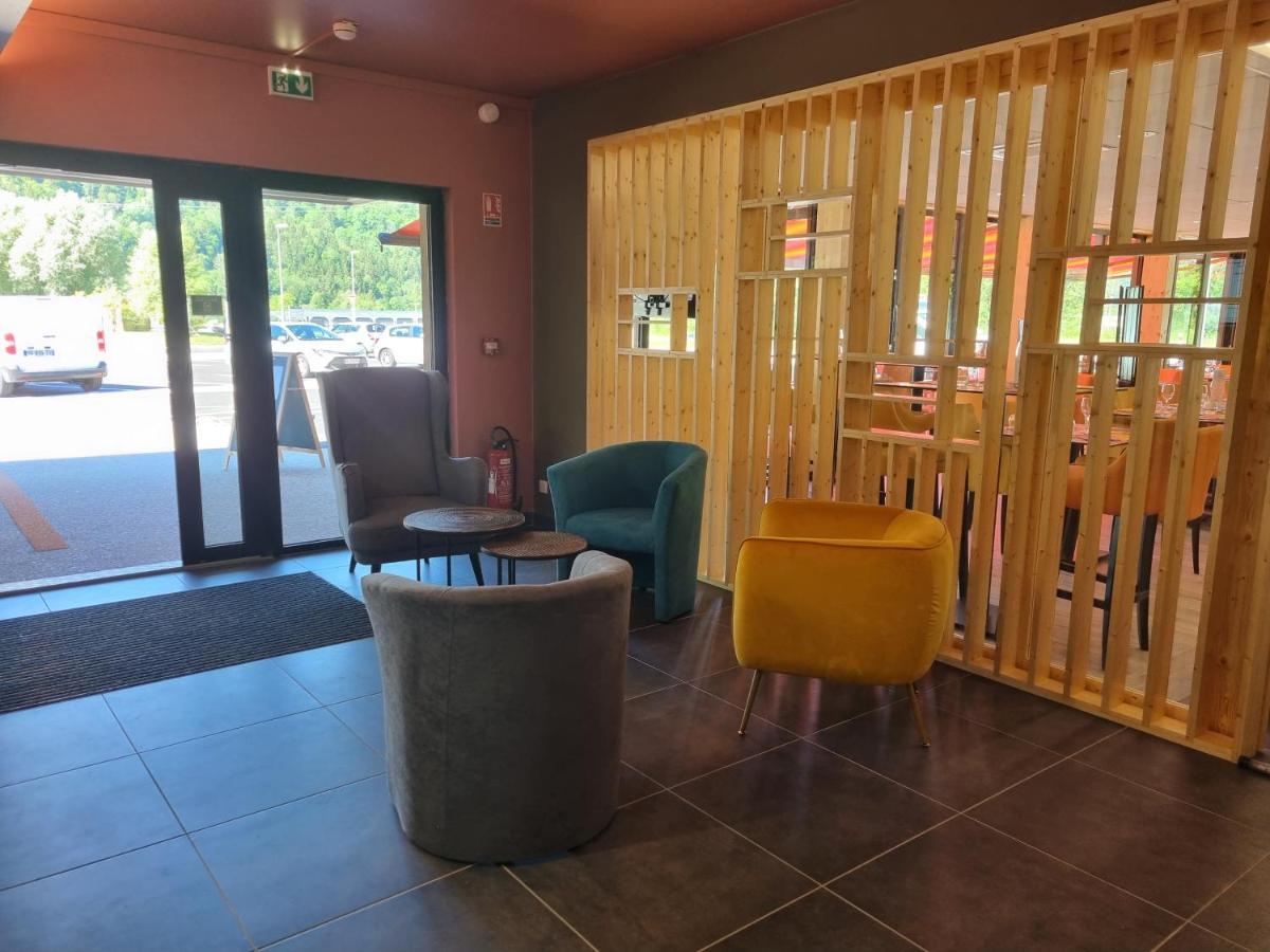 Hotel Restaurant Akena Molinges - La Brocatelle Сен-Клод Экстерьер фото