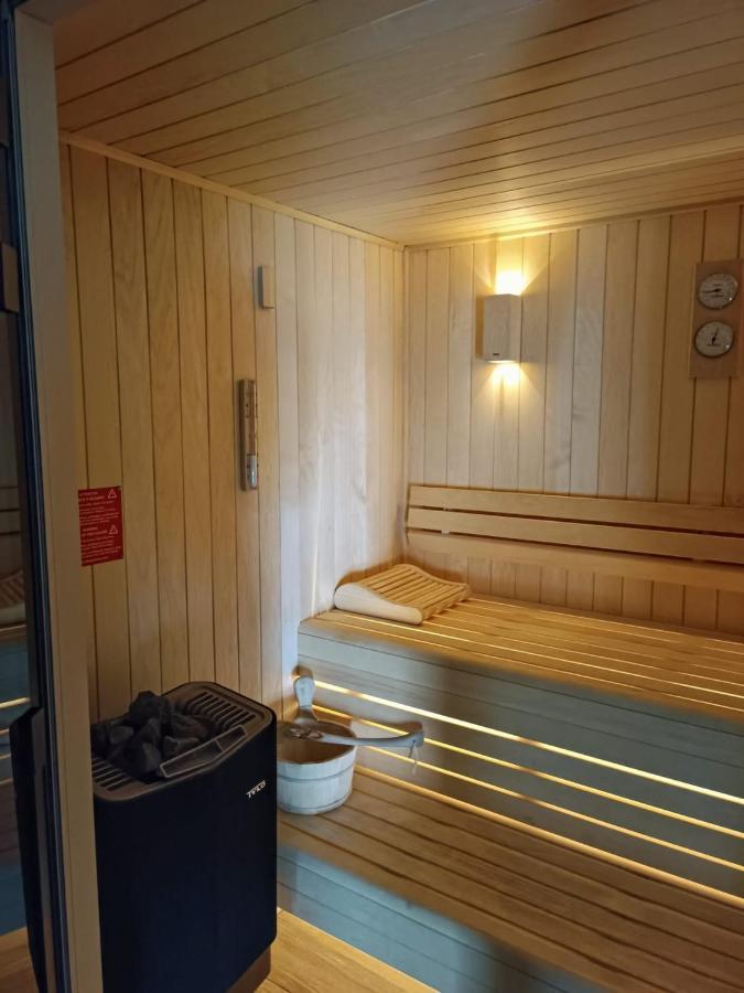 Hotel Restaurant Akena Molinges - La Brocatelle Сен-Клод Экстерьер фото