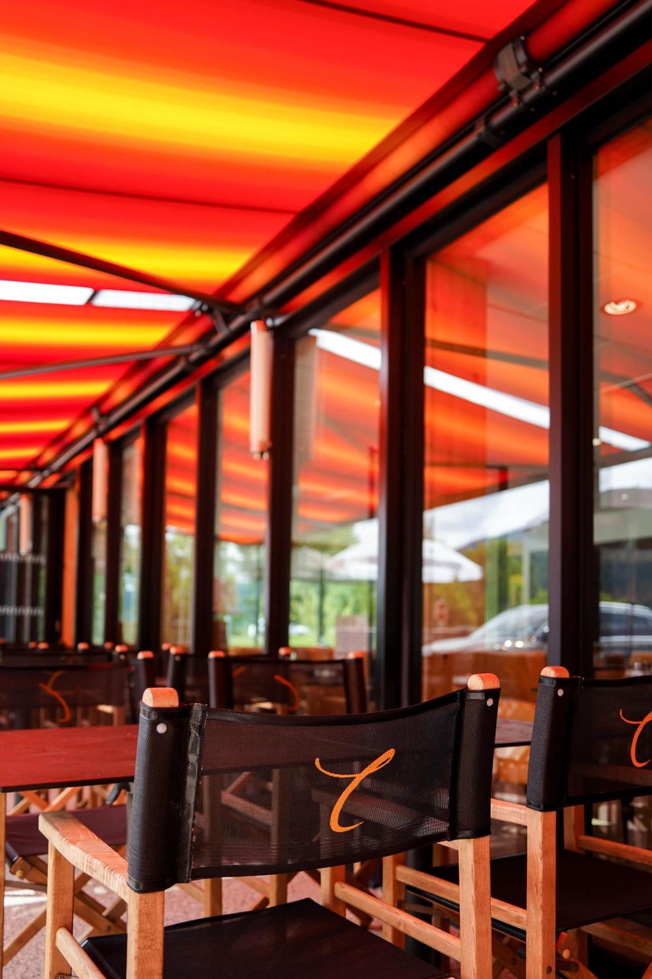 Hotel Restaurant Akena Molinges - La Brocatelle Сен-Клод Экстерьер фото